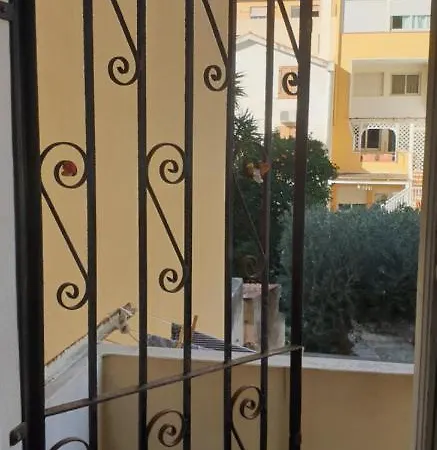 Проживання в сім'ї Cagliari, *