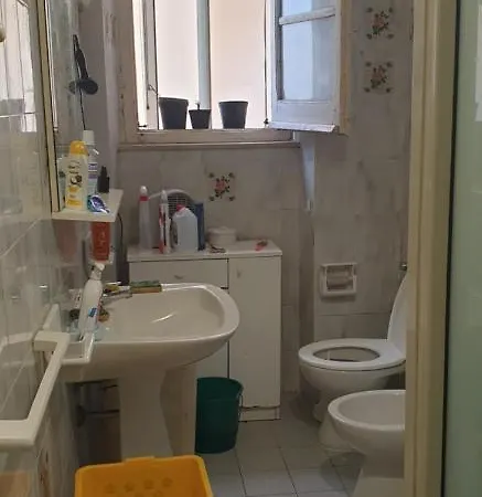 Проживання в сім'ї Cagliari,