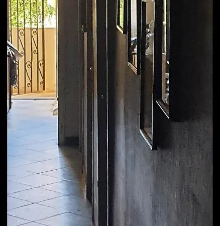 Проживання в сім'ї Cagliari, *