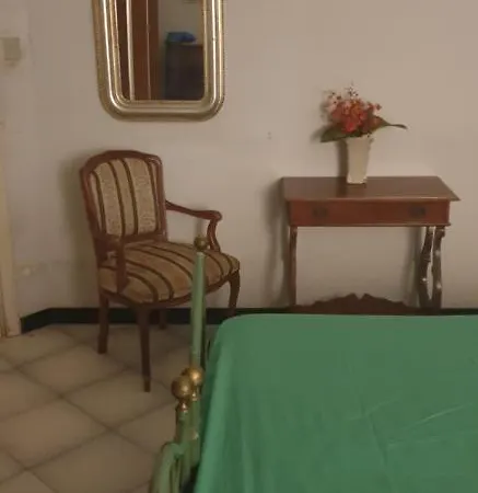 Cagliari, Проживання в сім'ї Кальярі